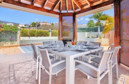 Santiago del Teide Villa | Magnifica Villa Happy Holidays con piscina en los Gigantes