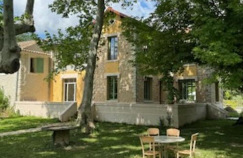 Le Thor House | Magnificent Bourgeois House Renovated with Elegance and Art Deco Style
