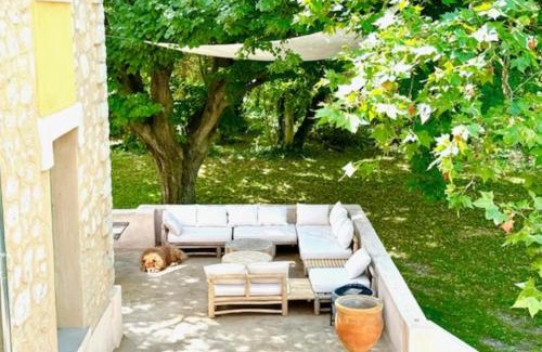 Le Thor House | Magnificent Bourgeois House Renovated with Elegance and Art Deco Style