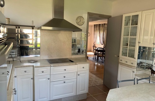 Athis-Mons House | Magnificent, bright house with large garden, conveniently located. Quiet neighborhood