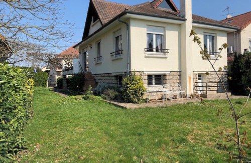 Athis-Mons House | Magnificent, bright house with large garden, conveniently located. Quiet neighborhood