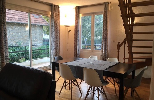 Athis-Mons House | Magnificent, bright house with large garden, conveniently located. Quiet neighborhood