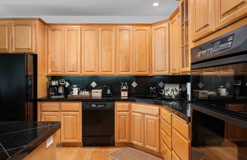 Bull Mountain House | Magnificent Bull Mountain Retreat on Greenspace, Pet Friendly, Huge Deck, Game Room, in Cul-de-Sac