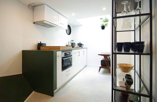 Eastern Docklands Boat Rental | Magnificent houseboat with a stunning view!