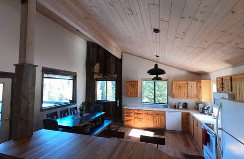 Lazy Acres House | Magnificent Views, 3,000 sqft home, 7 miles to West Yellowstone, Hot tub!