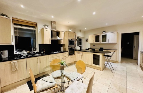Plaistow and Sundridge Villa | Magnificent villa. 5/6 bedr with large garden.12 min to Central London by train