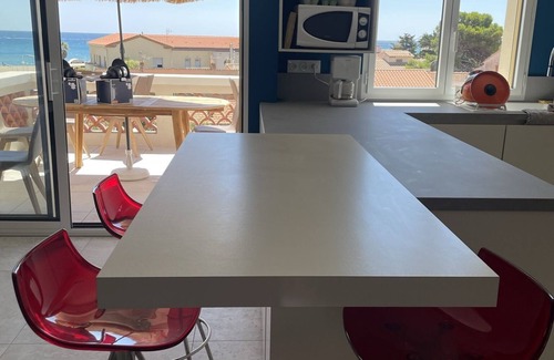 Leucate Villa | Magnificent villa facing the sea for 18 people