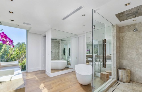 Key Biscayne Villa | Magnificent waterfront residence in Key Biscayne
