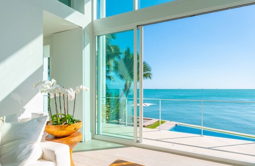 Key Biscayne Villa | Magnificent waterfront residence in Key Biscayne