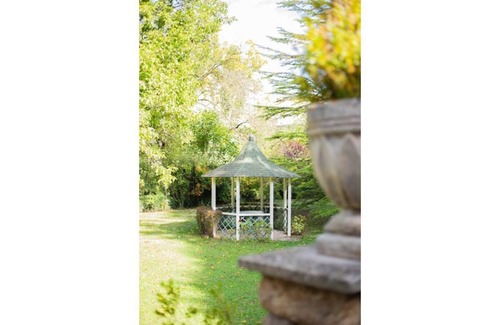 Jouques Cottage | MAGNIFICIENT VIEWS OVER ANSOUIS IN THE VILLAGE OF JOUQUES