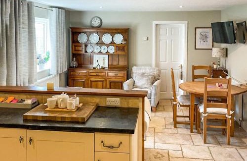 Carlton Miniott House | Magnolia Cottage