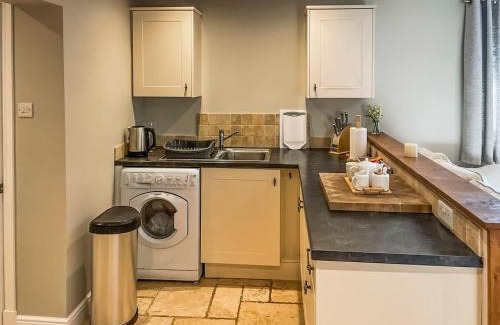 Carlton Miniott House | Magnolia Cottage