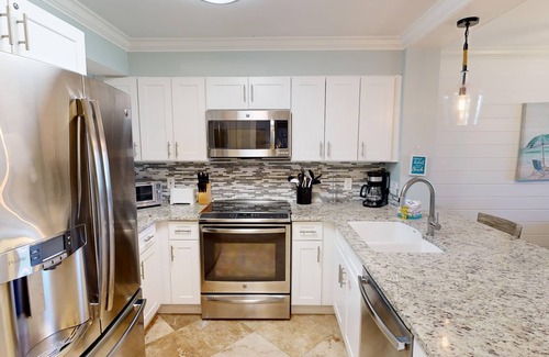 Holiday Isle Condo | Magnolia House 103 2 Bedroom Condo by RedAwning
