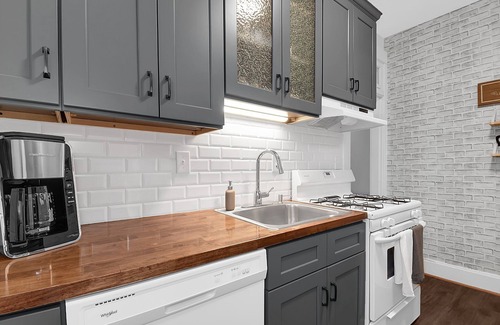 Olde Towne East Apartment | Magnolia Modern 1BR Near DT on Historic Street