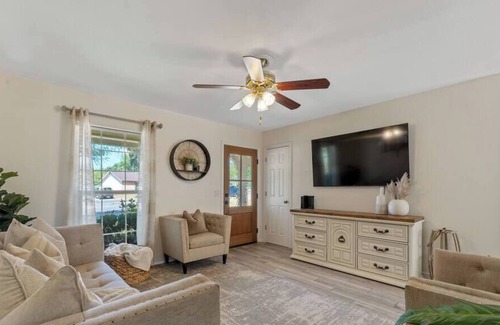 Live Oak House | Magnolia Oaks Summary