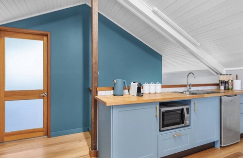 Pokolbin Villa | MAGPIE LOFT - THE VINTAGE HOLIDAY HOUSE