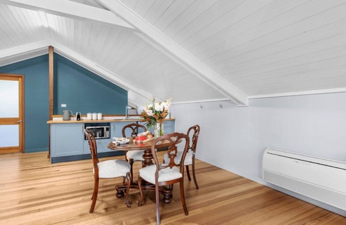 Pokolbin Villa | MAGPIE LOFT - THE VINTAGE HOLIDAY HOUSE