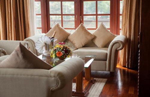 Kandy Hotel | Mahaweli Reach Hotel