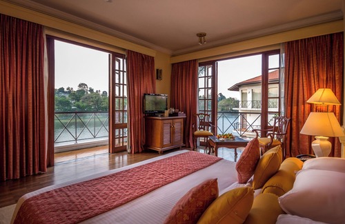 Kandy Hotel | Mahaweli Reach Hotel