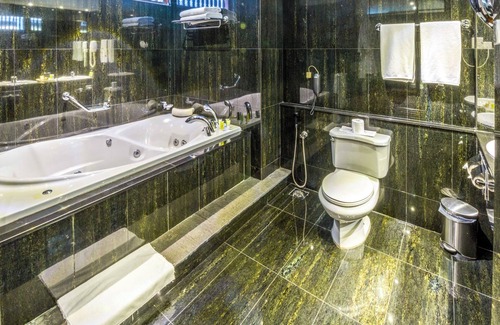 Kandy Hotel | Mahaweli Reach Hotel