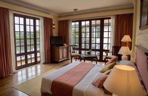 Kandy Hotel | Mahaweli Reach Hotel
