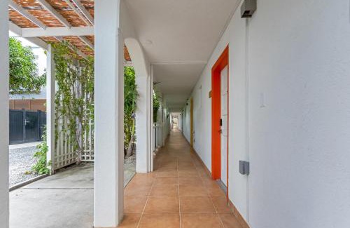 Maho Apartment | Maho Beach House - Big Beautiful Studio - Ocean View