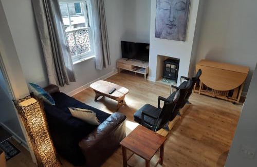 Glastonbury House | Maia Terrace