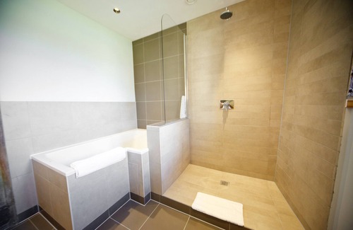 Maidstone Hotel | Maidens Tower B&B
