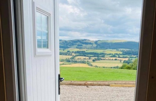 Perth Cabin | Mailer Farm, Woodhead Shepherds Hut - Sleeps 2