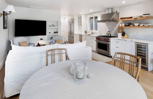 Stinson Beach Cottage | Main House & Cottage By the Beach