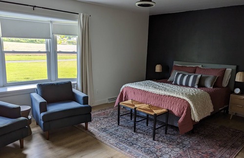 Alexandria Apartment | Main level on Riverside Dr