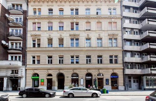 Vizivaros Apartment | Main Street
