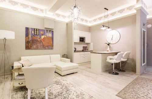Vizivaros Apartment | Main Street