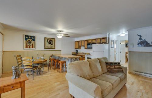 Red River Apartment | Main Street Red River Condo with Fireplace and Views!