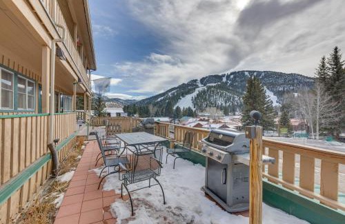 Red River Apartment | Main Street Red River Condo with Fireplace and Views!