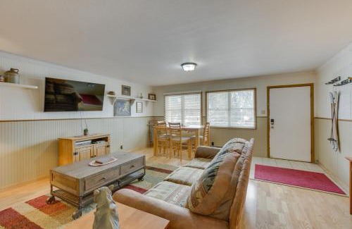 Red River Apartment | Main Street Red River Condo with Fireplace and Views!