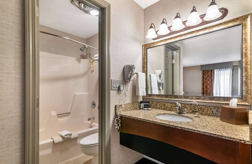 Augusta Hotel | Maine Evergreen Hotel, an Ascend Collection Hotel