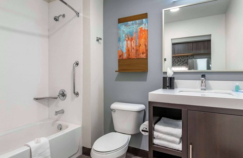 Franklin Hotel | MainStay Suites Milwaukee/Franklin