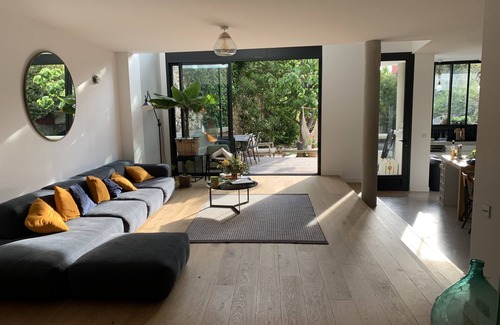 7th Arrondissement House | Maison à Marseille Piscine, vue Mer, Jardin, Terrasse, Proche mer et Commerces