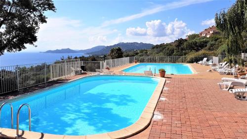Santa Giulia House | Maison 4 pièces, vue panoramique, piscine, climatisation, près de Palombaggia