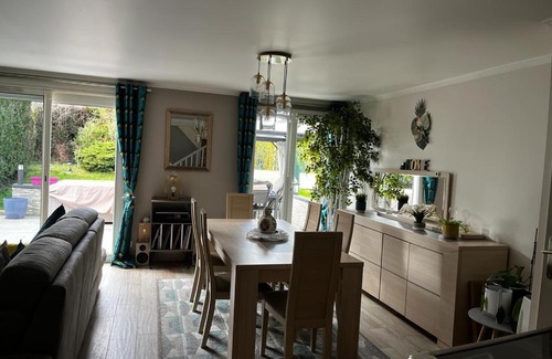 Emerainville Villa | Maison 5 chambres proche marne la vallée