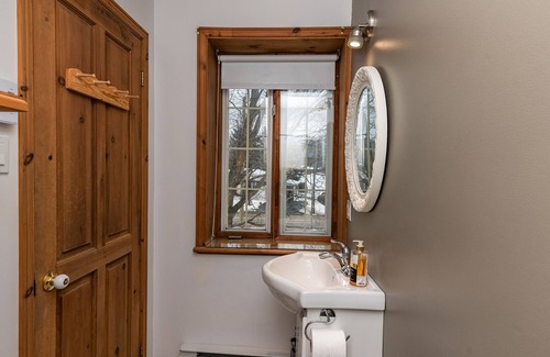 Baie-St-Paul House | Maison Ancestrale Simard 1852