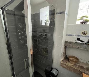 Capdenac-Le-Haut Apartment | Maison appartement individuelle de charme