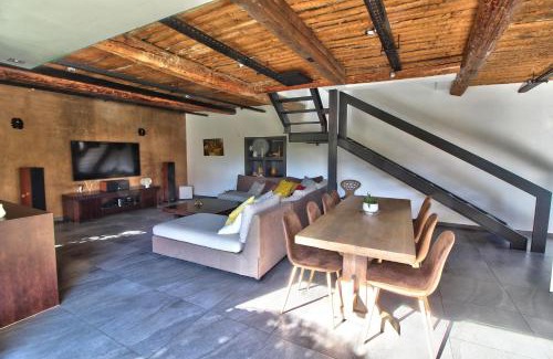 Cuers House | Maison avec piscine et jardin- 4 chambres 8 pers