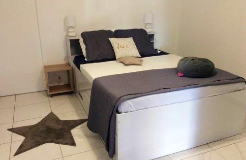 Le Port House | Maison avec piscine au Port 52 m² calme et agréable
