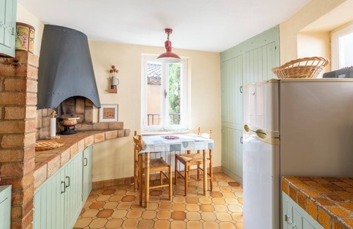 Les Angles House | Maison Belle Vue: Peaceful Stay with Alpilles View in Les Angles