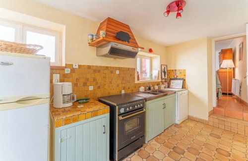 Les Angles House | Maison Belle Vue: Peaceful Stay with Alpilles View in Les Angles