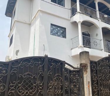 Yaounde Apartment | Maison Blanche