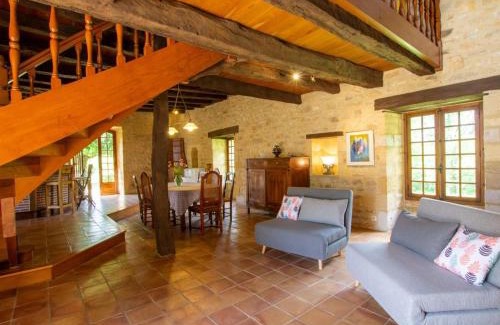 Thenon House | Maison campagnarde avec piscine, animaux acceptés, Wi-Fi, parking, cheminée - FR-1-616-424