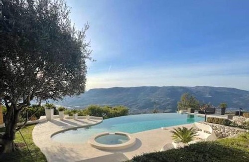 Aspremont House | Maison charmante à Aspremont avec piscine privative